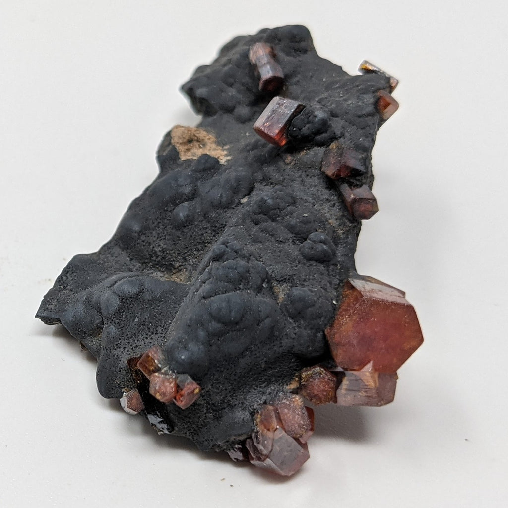 Vanadinite on Hollandite